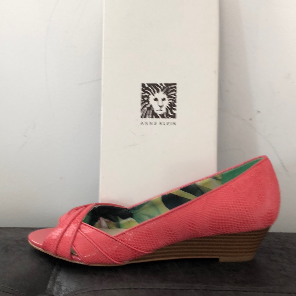 NWT-  Anne Klein Wedges